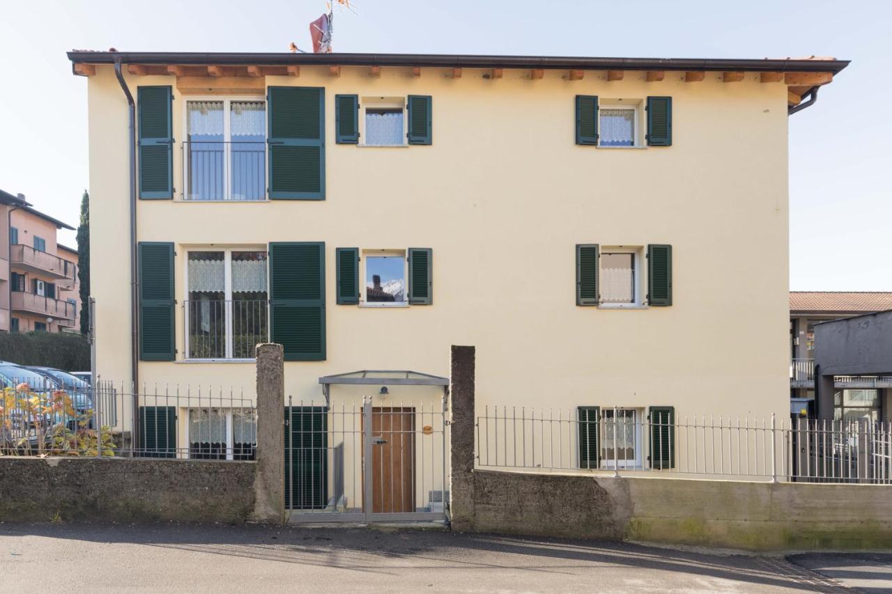 Residenze Lariane Apartment Colico Exterior photo
